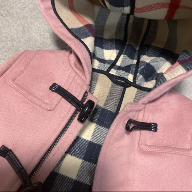 BURBERRY(バーバリー)の【sale】新品タグ付き⭐︎BURBERRY ピンク ダッフルコート キッズ/ベビー/マタニティのキッズ服女の子用(90cm~)(コート)の商品写真