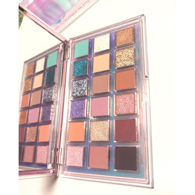 ベースメイク/化粧品アイシャドウパレット Huda Beauty 新作パレット