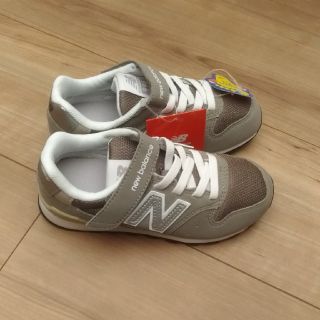 ニューバランス(New Balance)の箱なし ニューバランス キッズ スニーカー KV996 
19.5cm グレー(スニーカー)