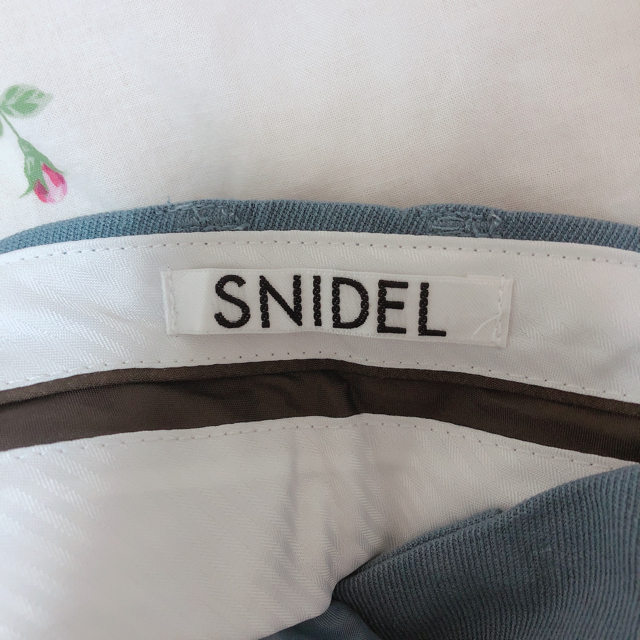 SNIDEL(スナイデル)のスナイデル　カラースラックスパンツ メンズのパンツ(スラックス)の商品写真