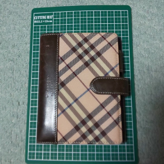 BURBERRY BLUE LABEL(バーバリーブルーレーベル)のおまとめ品 バーバリーブルーレーベル 手帳 &PILOTスタンプ インテリア/住まい/日用品の文房具(ノート/メモ帳/ふせん)の商品写真