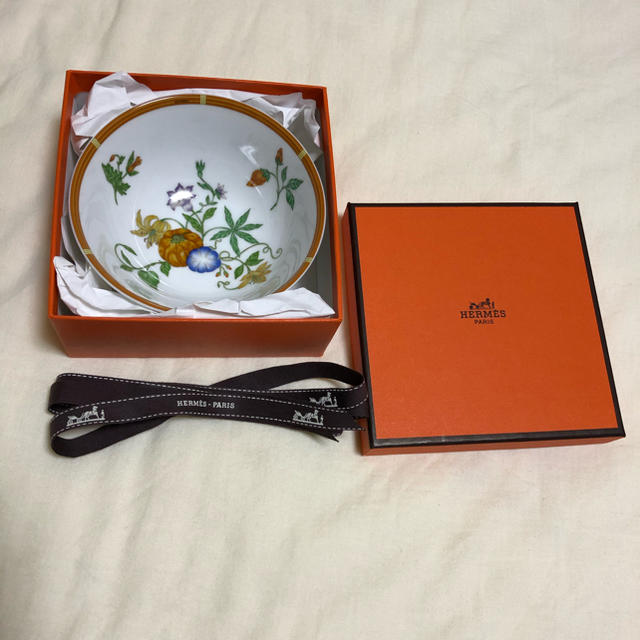 Hermes(エルメス)のHERMES お茶碗　新品未使用　箱付き！ インテリア/住まい/日用品のキッチン/食器(食器)の商品写真