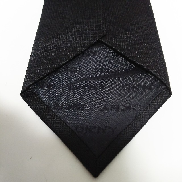 DKNY(ダナキャランニューヨーク)の美品、DKNY(ダナキャラン ニューヨーク)のネクタイ メンズのファッション小物(ネクタイ)の商品写真
