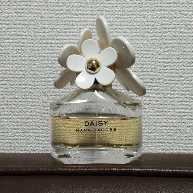 MARC JACOBS(マークジェイコブス)の【最終価格】MARC JACOBS DAISY コスメ/美容の香水(香水(女性用))の商品写真