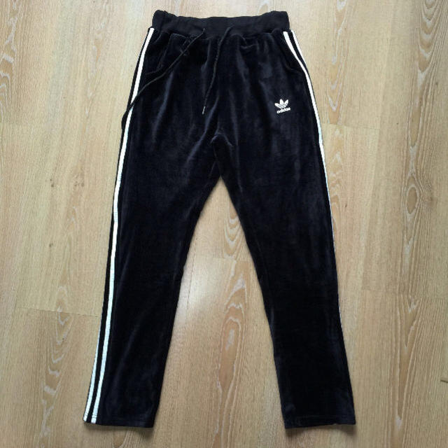 adidas - アディダス ベロア セットアップ黒 XLの通販 by adidas - アディダス ベロア セットアップ黒 XLの通販 by