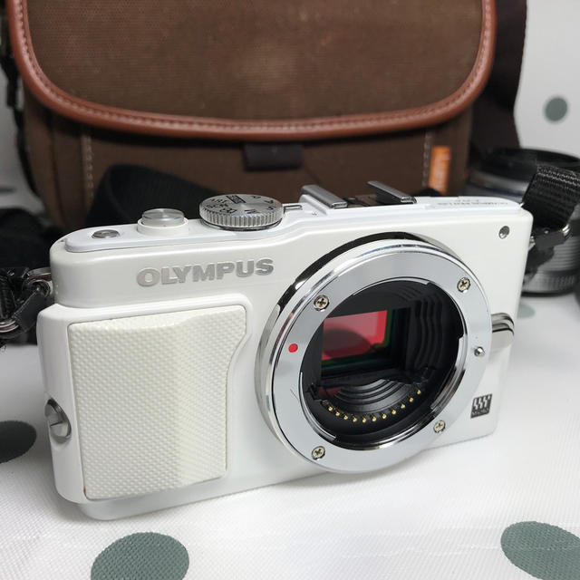 OLYMPUS(オリンパス)のolympus e-pl6 レンズキット スマホ/家電/カメラのカメラ(ミラーレス一眼)の商品写真