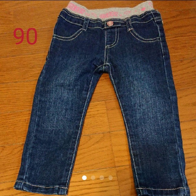 しまむら(シマムラ)の女の子デニムパンツ90 キッズ/ベビー/マタニティのキッズ服女の子用(90cm~)(パンツ/スパッツ)の商品写真