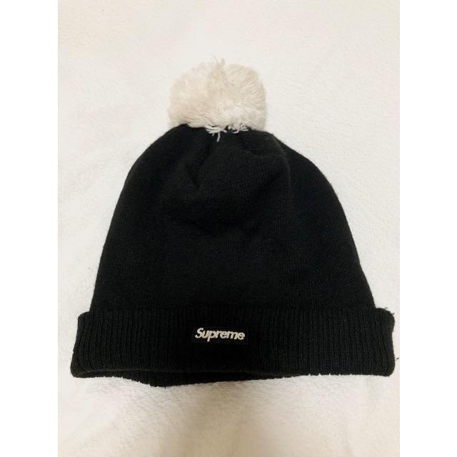 Supreme(シュプリーム)のsupreme newera 黒 ボンボンニット帽 ビーニー メンズの帽子(ニット帽/ビーニー)の商品写真