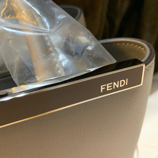 FENDI(フェンディ)のA♡様専用　新品！フェンディ プチ トゥージュール ショルダー付　ハンドバッグ  レディースのバッグ(ショルダーバッグ)の商品写真