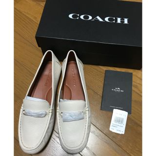 COACH(ローファー/革靴 ・ ホワイト/白色系)のフリマアイテム一覧 COACH(ローファー/革靴 ・ ホワイト/白色系)のフリマアイテム一覧