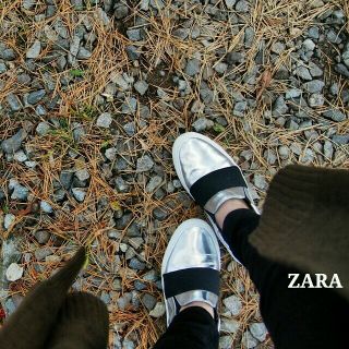 ザラ(ZARA)のZARA スリッポン(スリッポン/モカシン)