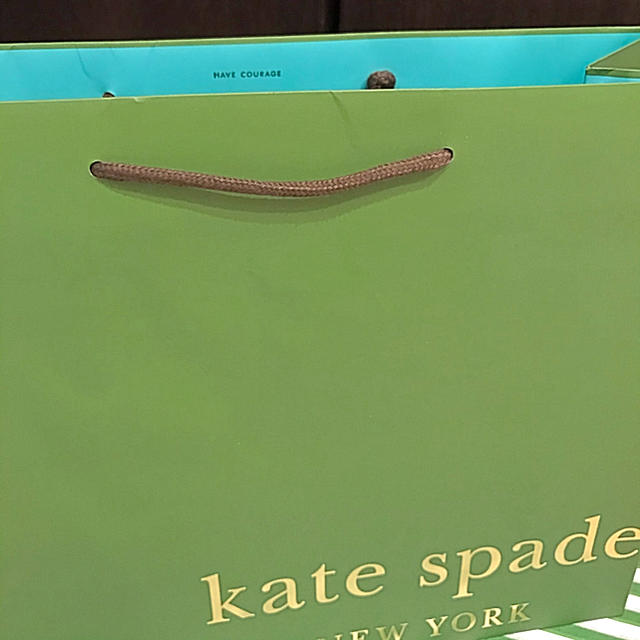 kate spade new york(ケイトスペードニューヨーク)のケイトスペード  大きめ 紙袋４枚 レディースのバッグ(ショップ袋)の商品写真