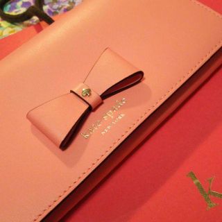 ケイトスペードニューヨーク(kate spade new york)の★★★★★★★交渉中★★★★★★リボン姫ケイトスペードサーモンピンク長財布レザー(財布)