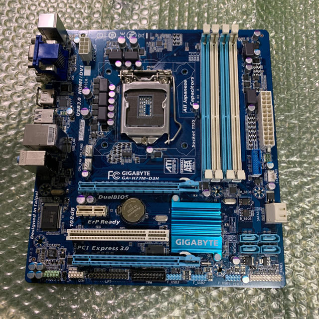 GIGABYTE GA-H77M-D3H マザーボード