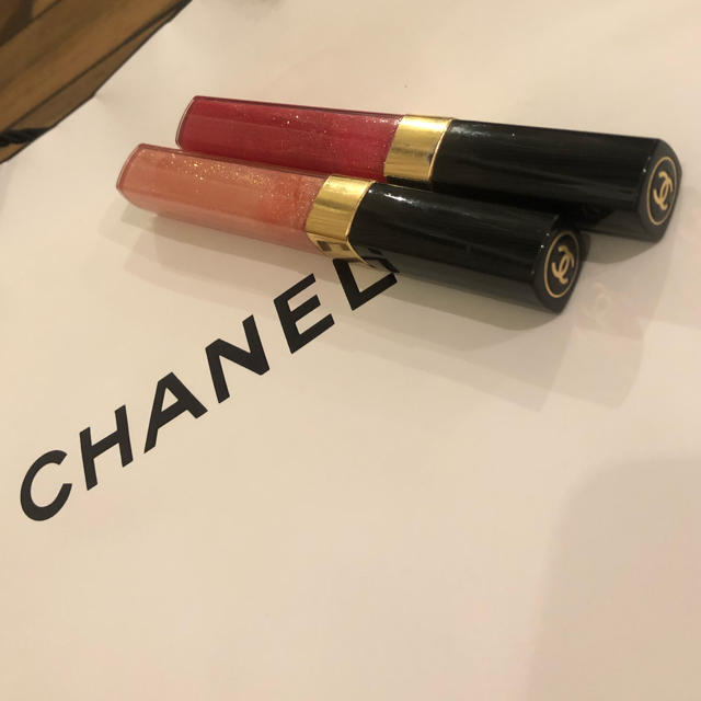 CHANEL(シャネル)のCHANEL リップグロス2本 コスメ/美容のベースメイク/化粧品(リップグロス)の商品写真