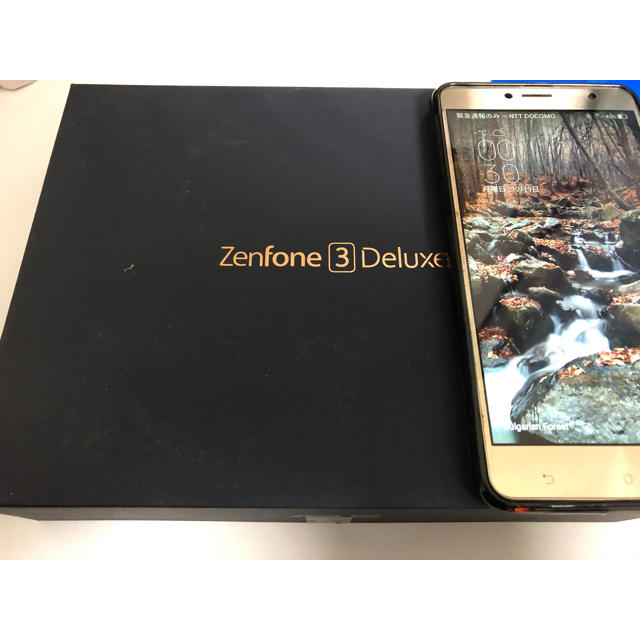 ASUS(エイスース)のzenfone3 deluxe(Z01FD) 箱なし スマホ/家電/カメラのスマートフォン/携帯電話(スマートフォン本体)の商品写真