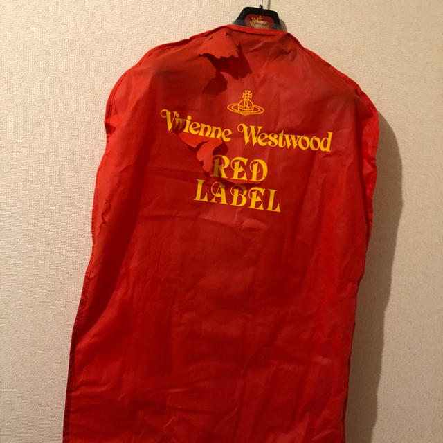 Vivienne Westwood(ヴィヴィアンウエストウッド)の☆ 確認用 ☆vivienne コートカバー ☆ レディースのジャケット/アウター(ロングコート)の商品写真