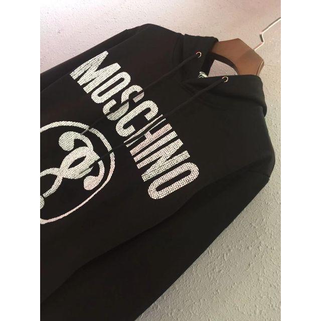 新品未使用サイズMOSCHINO   パーカー 19秋コーデ