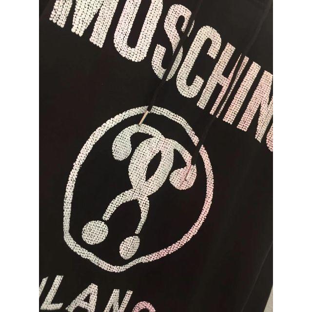 新品未使用サイズMOSCHINO   パーカー 19秋コーデ