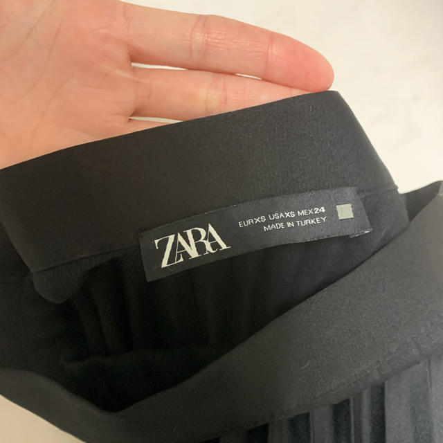 ZARA(ザラ)の新品未使用　プリーツスカート レディースのスカート(ロングスカート)の商品写真