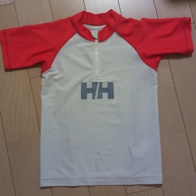 HELLY HANSEN(ヘリーハンセン)の子供用ラッシュガード半袖130 キッズ/ベビー/マタニティのキッズ服男の子用(90cm~)(水着)の商品写真