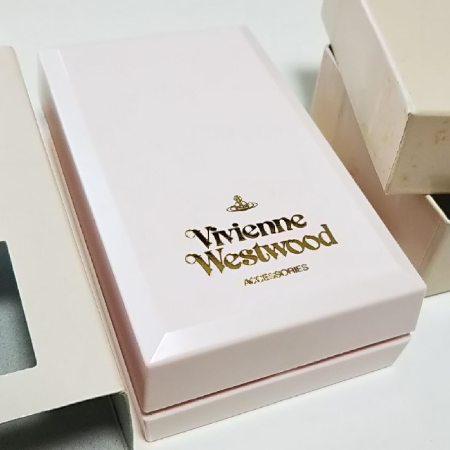 Vivienne Westwood(ヴィヴィアンウエストウッド)の【お値下げ】ヴィヴィアン・ウエストウッド 空き箱(プラスチック+紙) その他のその他(その他)の商品写真