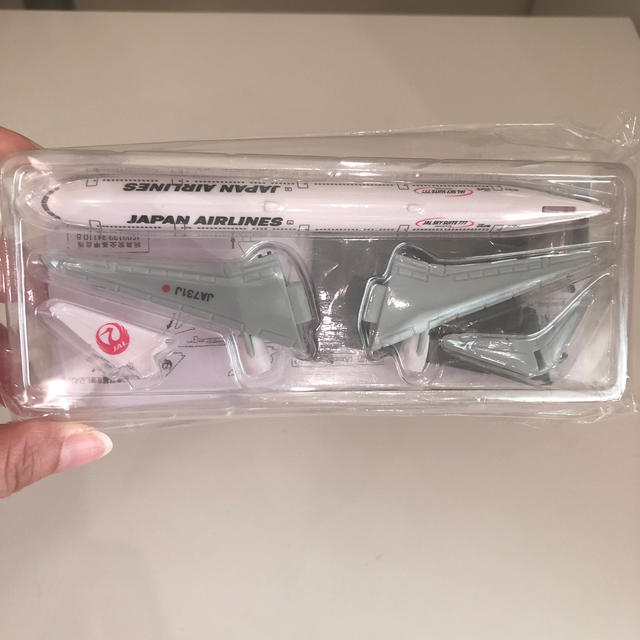 JAL(日本航空)(ジャル(ニホンコウクウ))の日本航空   飛行機   プラモデル    新品  エンタメ/ホビーのおもちゃ/ぬいぐるみ(模型/プラモデル)の商品写真