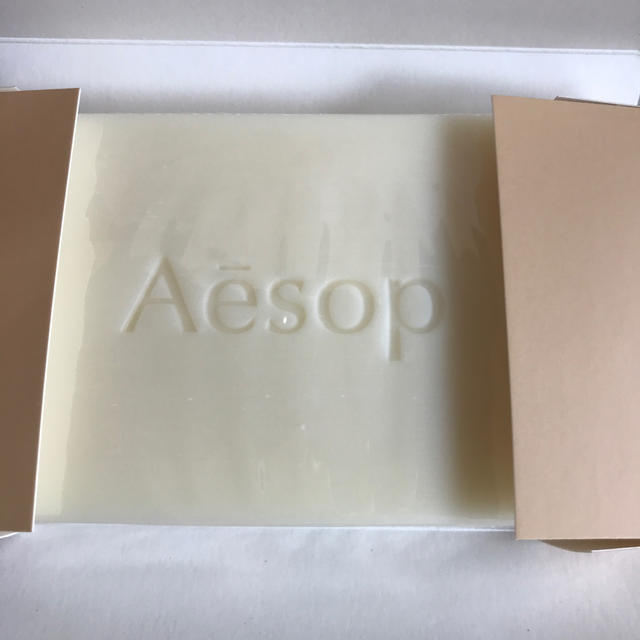 Aesop(イソップ)の☆イソップ Aesop ボディクレンジングスラブ 未開封 巾着付き 310g コスメ/美容のボディケア(ボディソープ/石鹸)の商品写真