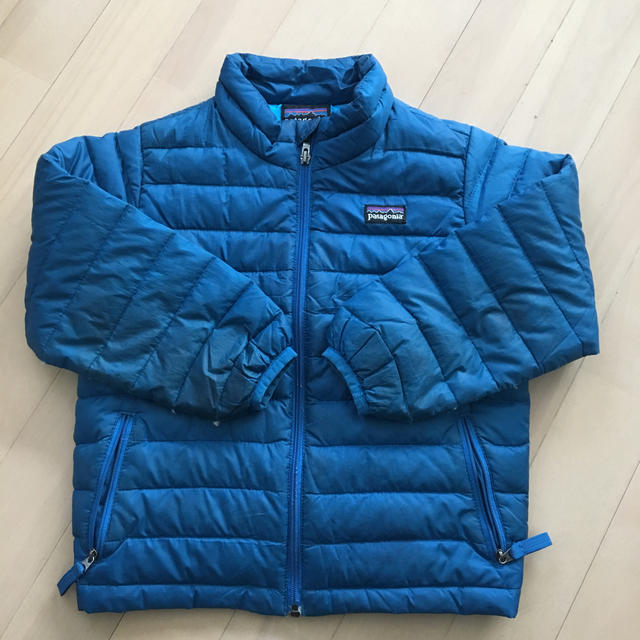 patagonia(パタゴニア)のパタゴニアダウン ジャンパー キッズ/ベビー/マタニティのキッズ服男の子用(90cm~)(ジャケット/上着)の商品写真