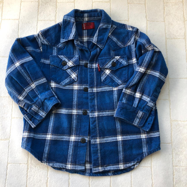 Levi's(リーバイス)のkidsシャツ キッズ/ベビー/マタニティのキッズ服男の子用(90cm~)(ジャケット/上着)の商品写真