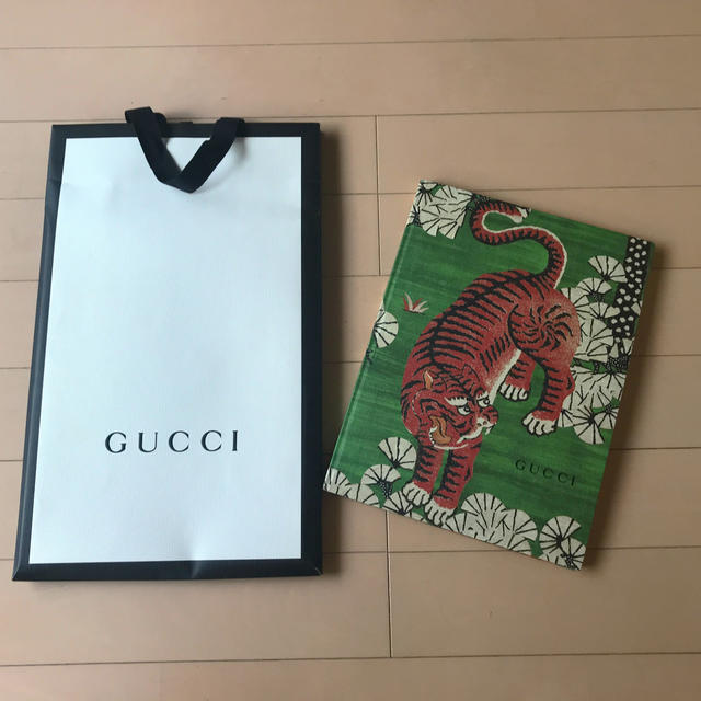 Gucci - 新品！GUCCI グッチ数量限定ノートブックの通販 by Mikoko shop｜グッチならラクマ