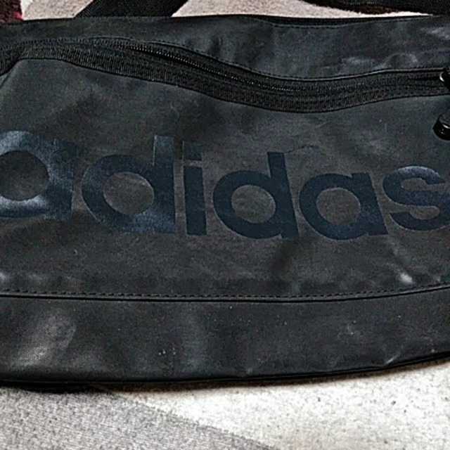 adidas(アディダス)のadidas　肩掛けバッグ最終値下げ メンズのバッグ(ショルダーバッグ)の商品写真