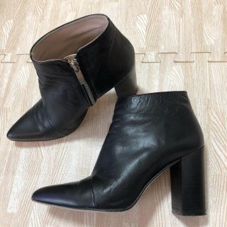 ザラ(ZARA)のショートブーツ【ZARA】(ブーツ)