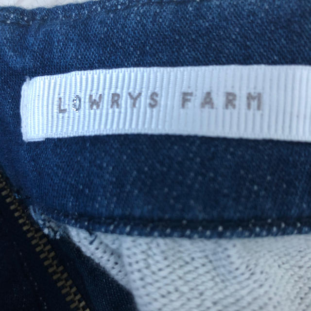 LOWRYS FARM(ローリーズファーム)のデニムスカート レディースのスカート(ひざ丈スカート)の商品写真