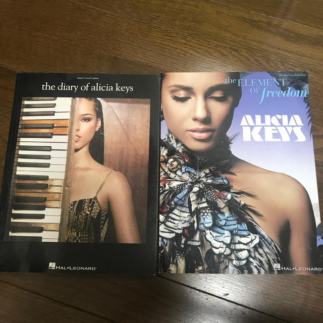 Alicia Keys ピアノ楽譜2冊セット　R&B 楽器のスコア/楽譜(ポピュラー)の商品写真