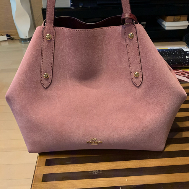 COACH(コーチ)の【coach コーチ】マーケットトート　スエード　ラージ　最終お値下げ レディースのバッグ(トートバッグ)の商品写真