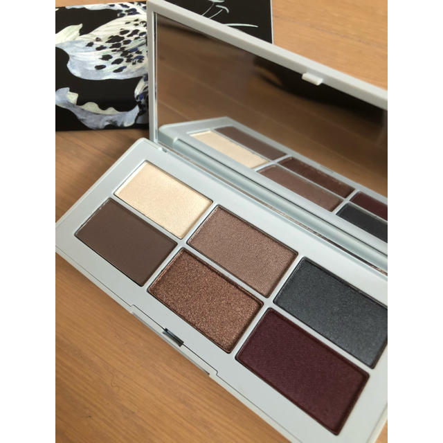 NARS(ナーズ)の【新品】NARS ERDEM  フルールファタール アイシャドウパレット 限定 コスメ/美容のベースメイク/化粧品(アイシャドウ)の商品写真