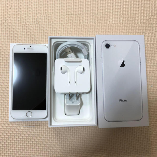 iPhone8 64GB の通販 by ビーバー00's shop｜ラクマ