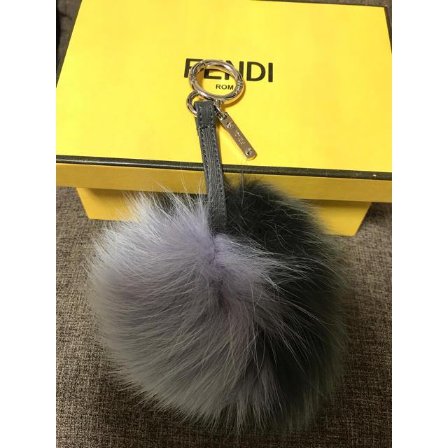 FENDI ファーチャーム キーホルダー 正規品 - バッグチャーム