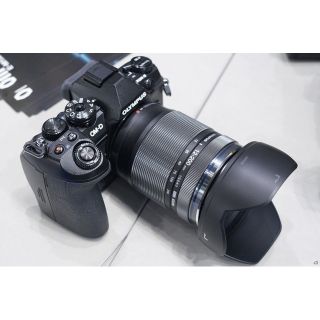 オリンパス(OLYMPUS)の新品M.ZUIKO 12-200 レンズ　値下希望可(レンズ(ズーム))