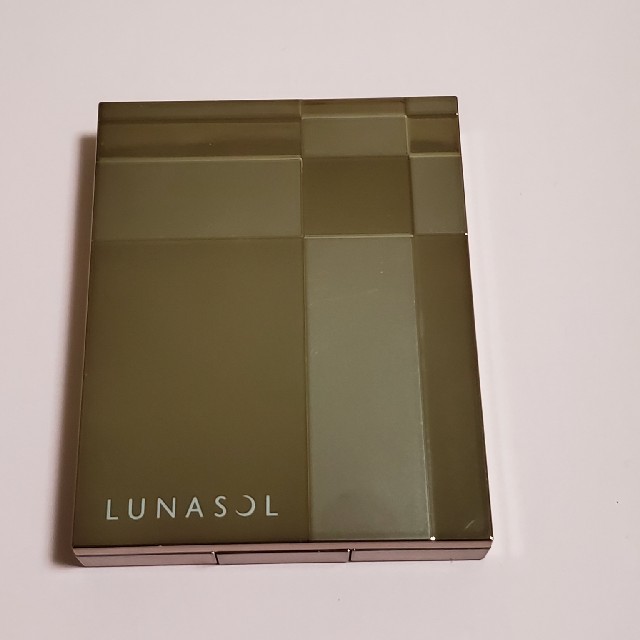 LUNASOL(ルナソル)のルナソル　スキンモデリングアイズ　01 コスメ/美容のベースメイク/化粧品(アイシャドウ)の商品写真