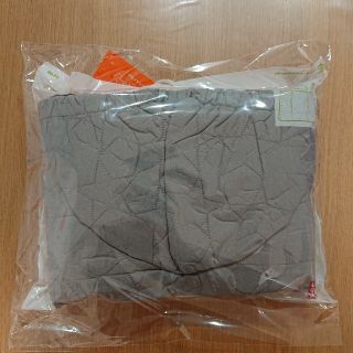 ユニクロ(UNIQLO)の☆新品・未使用☆ライトウォームパデット 2WAY ブランケット グレー(おくるみ/ブランケット)