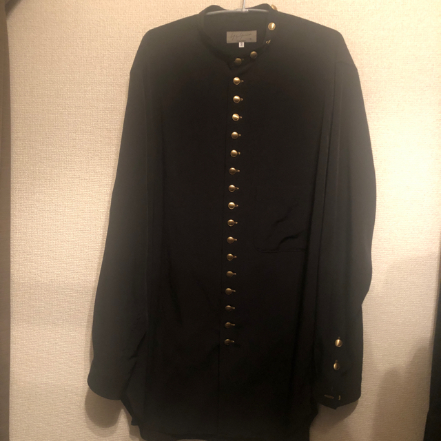 お得再入荷 Yohji Yamamoto - yohji yamamoto 19aw 金ボタンシャツの ...