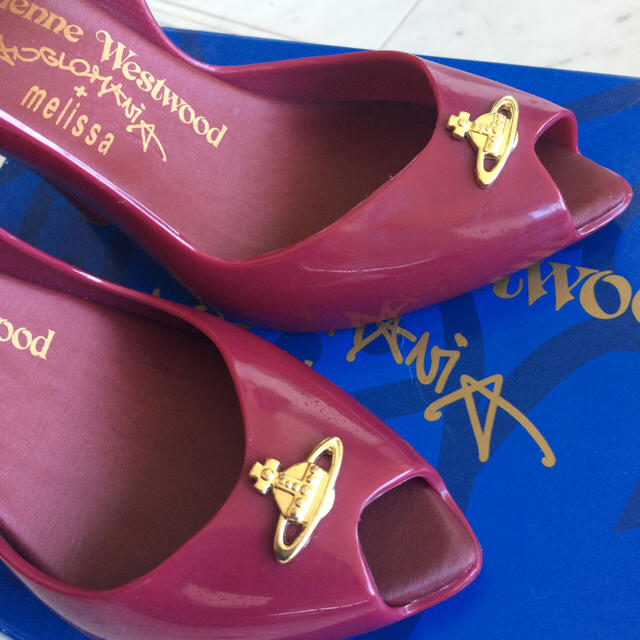 Vivienne Westwood(ヴィヴィアンウエストウッド)のvivienne パンプス レディースの靴/シューズ(ハイヒール/パンプス)の商品写真