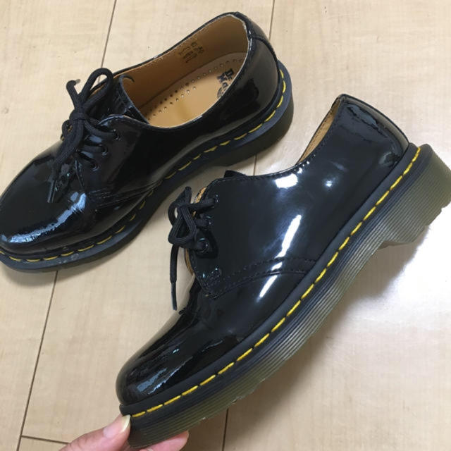 Dr.Martens(ドクターマーチン)のドクターマーチン 3ホール パテントレザー レディースの靴/シューズ(ローファー/革靴)の商品写真