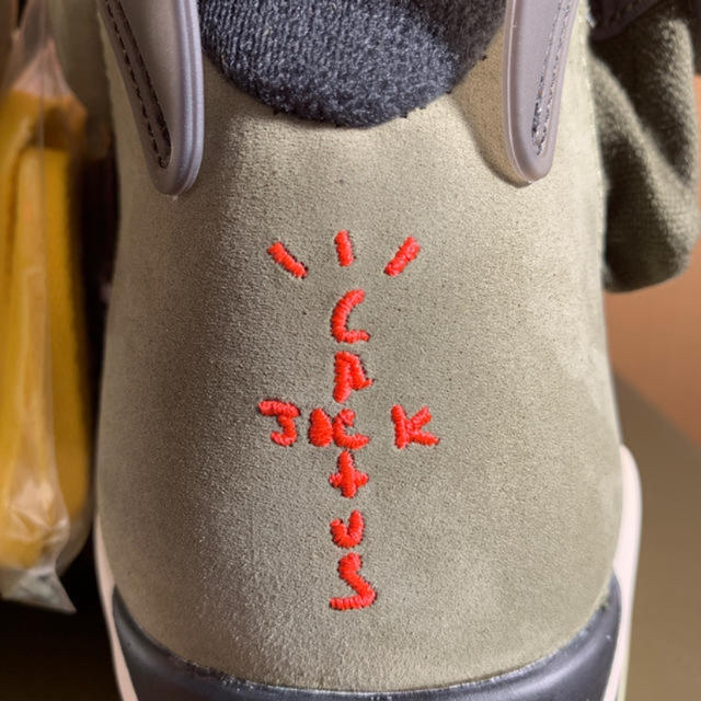 NIKE(ナイキ)のちゃぷ様専用　国内正規品　jordan 6 travis scott  メンズの靴/シューズ(スニーカー)の商品写真