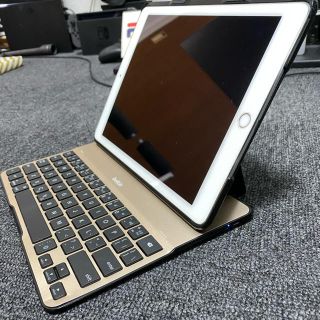 アイパッド(iPad)のBELKIN iPad Air2用 キーボードケース 中古(iPadケース)