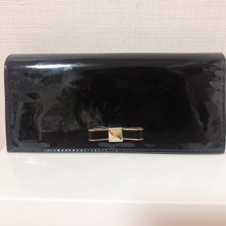 フルラ(Furla)のFURLA フルラエナメル長財布　ブラック×赤(財布)