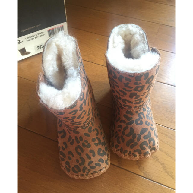 UGG(アグ)の美品 UGGベビームートン キッズ/ベビー/マタニティのベビー靴/シューズ(~14cm)(ブーツ)の商品写真