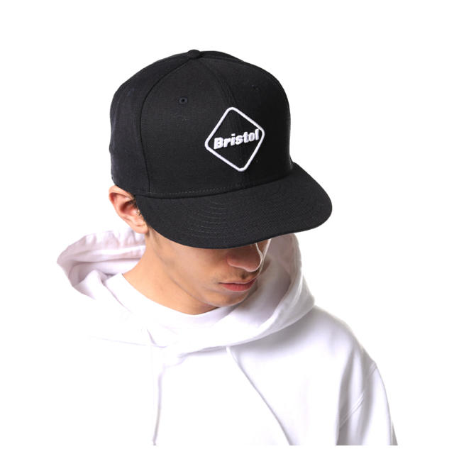 F.C.R.B.(エフシーアールビー)のF.C.R.B. NEWERA EMBLEM 9FIFTY SNAP BACK メンズの帽子(キャップ)の商品写真